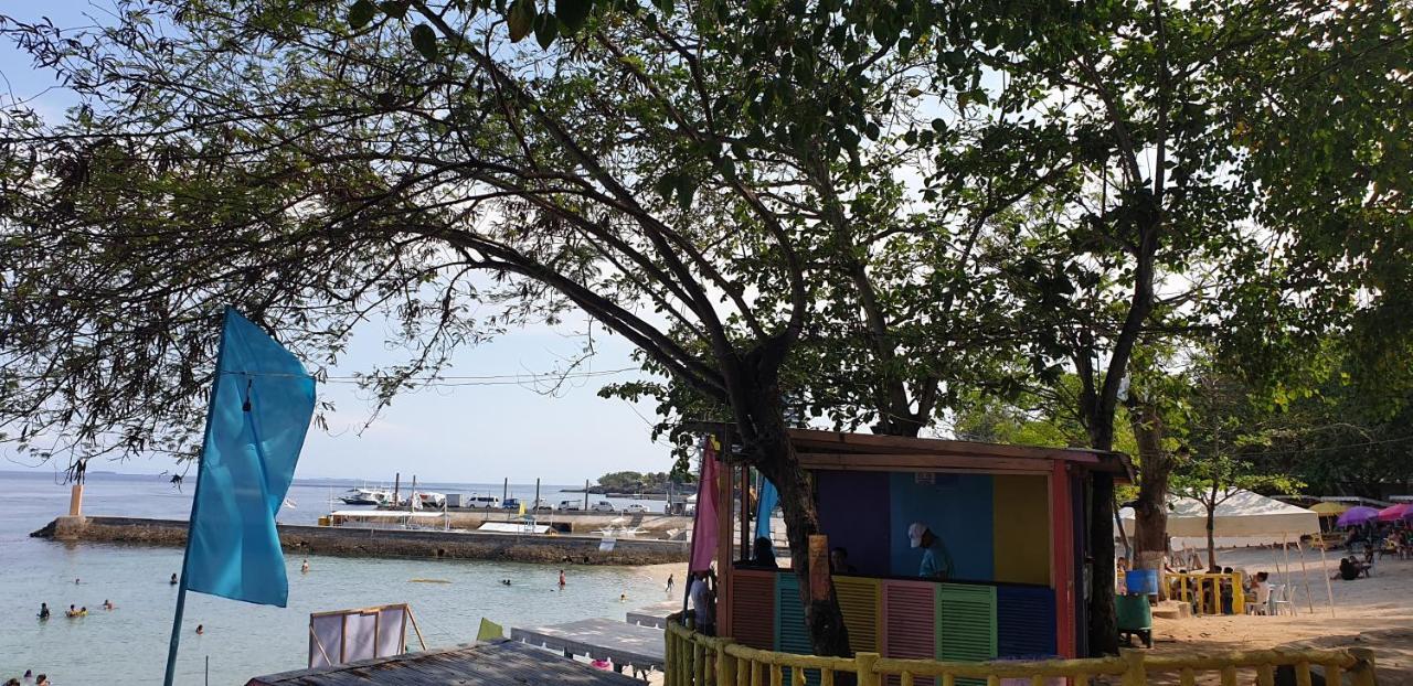 Mactan Newtown Condo With Garden And Ocean View 8Newtown Blvd Lapu-Lapu City Esterno foto