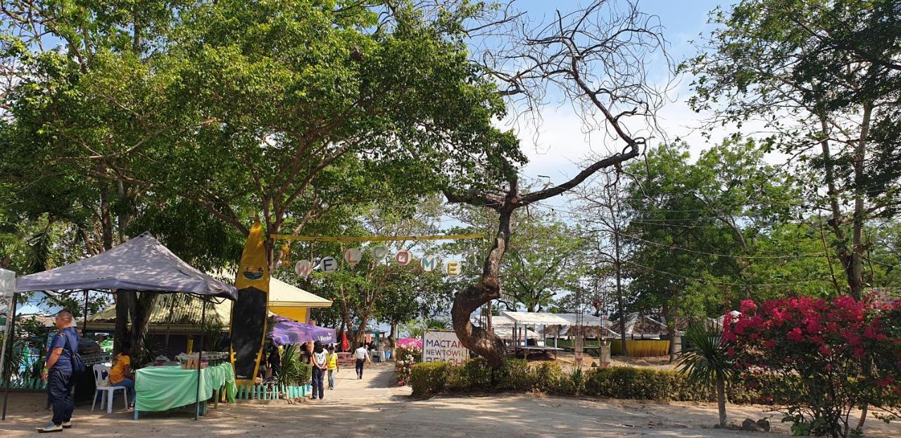 Mactan Newtown Condo With Garden And Ocean View 8Newtown Blvd Lapu-Lapu City Esterno foto