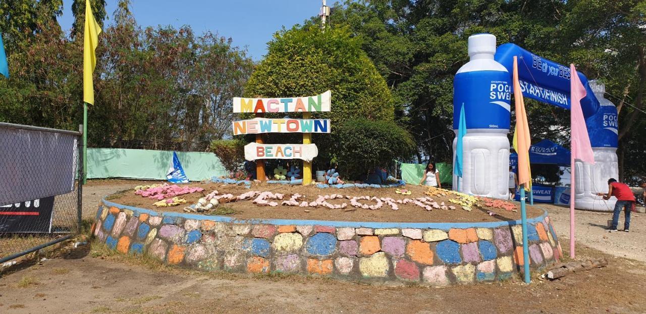 Mactan Newtown Condo With Garden And Ocean View 8Newtown Blvd Lapu-Lapu City Esterno foto