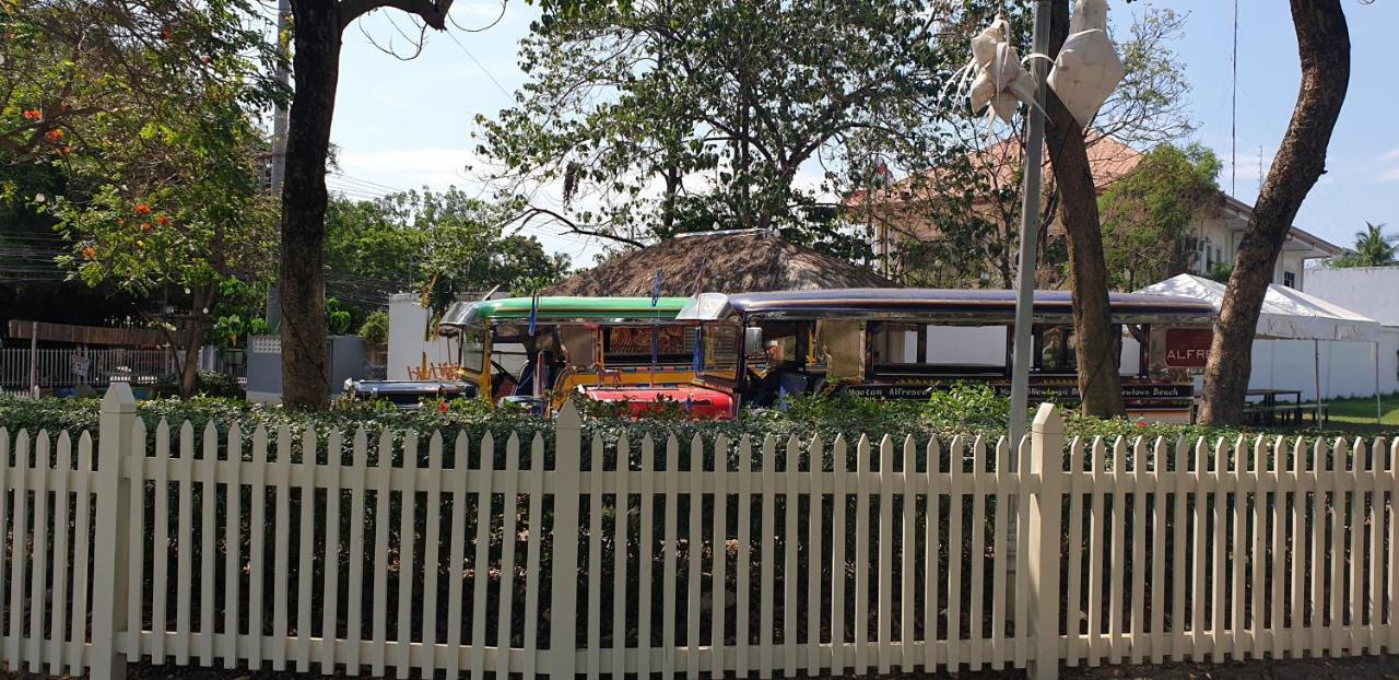 Mactan Newtown Condo With Garden And Ocean View 8Newtown Blvd Lapu-Lapu City Esterno foto