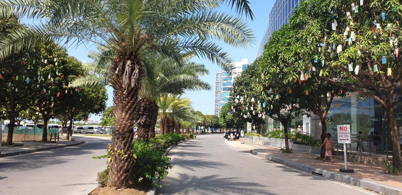 Mactan Newtown Condo With Garden And Ocean View 8Newtown Blvd Lapu-Lapu City Esterno foto
