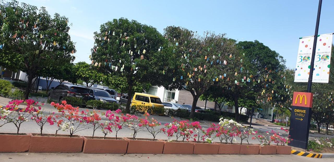 Mactan Newtown Condo With Garden And Ocean View 8Newtown Blvd Lapu-Lapu City Esterno foto