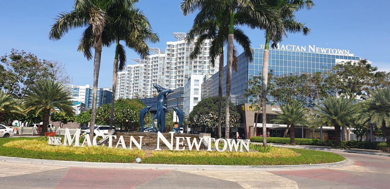 Mactan Newtown Condo With Garden And Ocean View 8Newtown Blvd Lapu-Lapu City Esterno foto